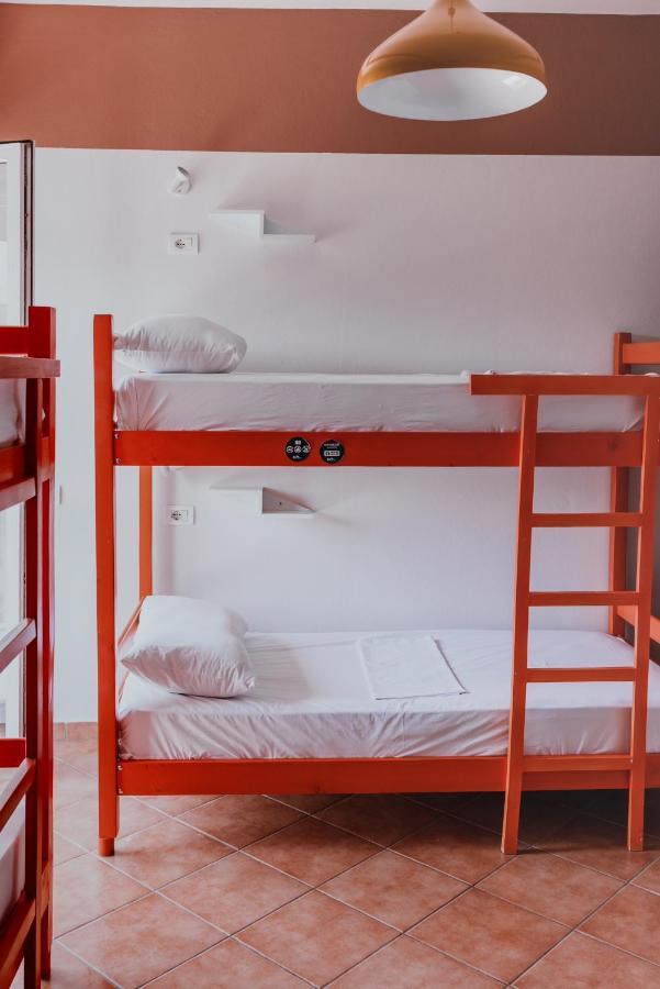 Bed Station Hostel & Bar Шкодер Экстерьер фото
