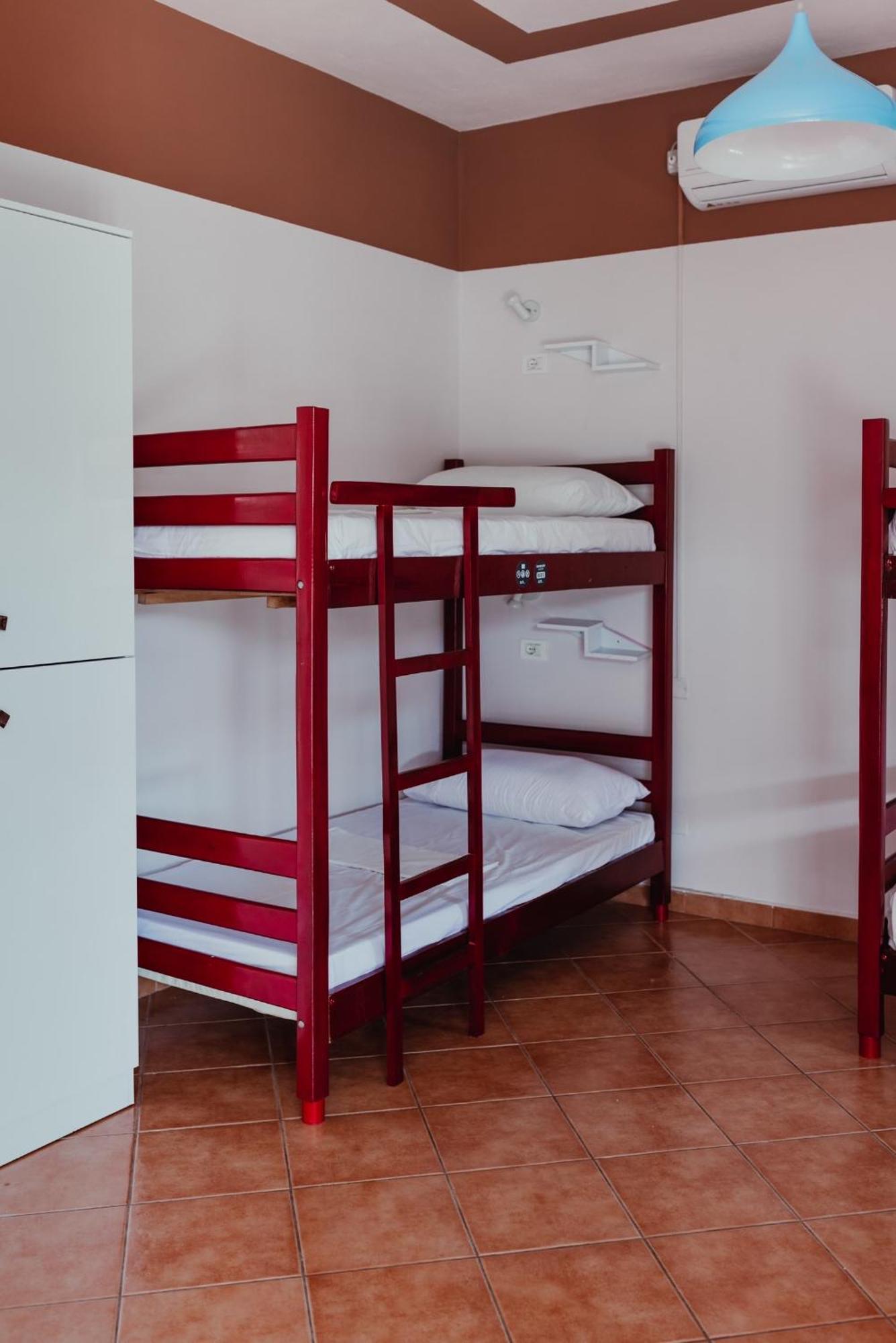 Bed Station Hostel & Bar Шкодер Экстерьер фото