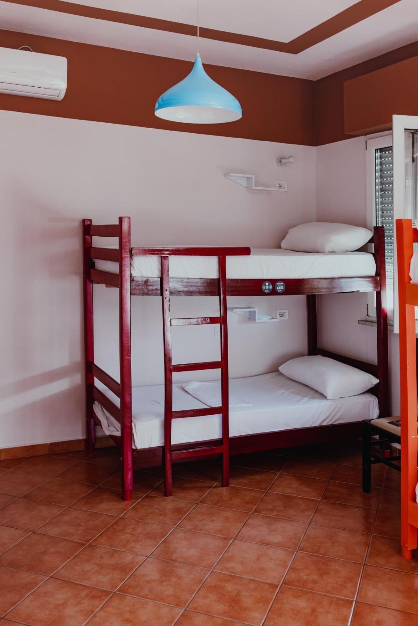 Bed Station Hostel & Bar Шкодер Экстерьер фото