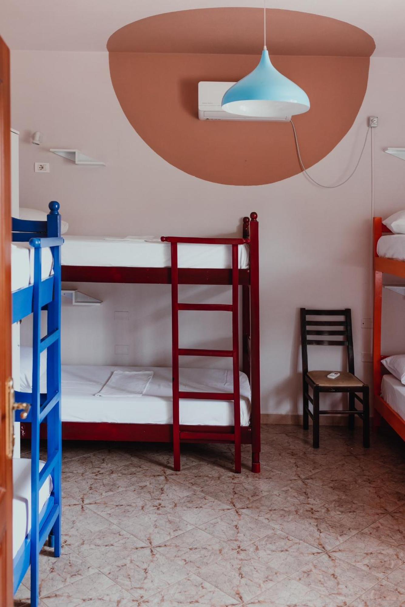 Bed Station Hostel & Bar Шкодер Экстерьер фото