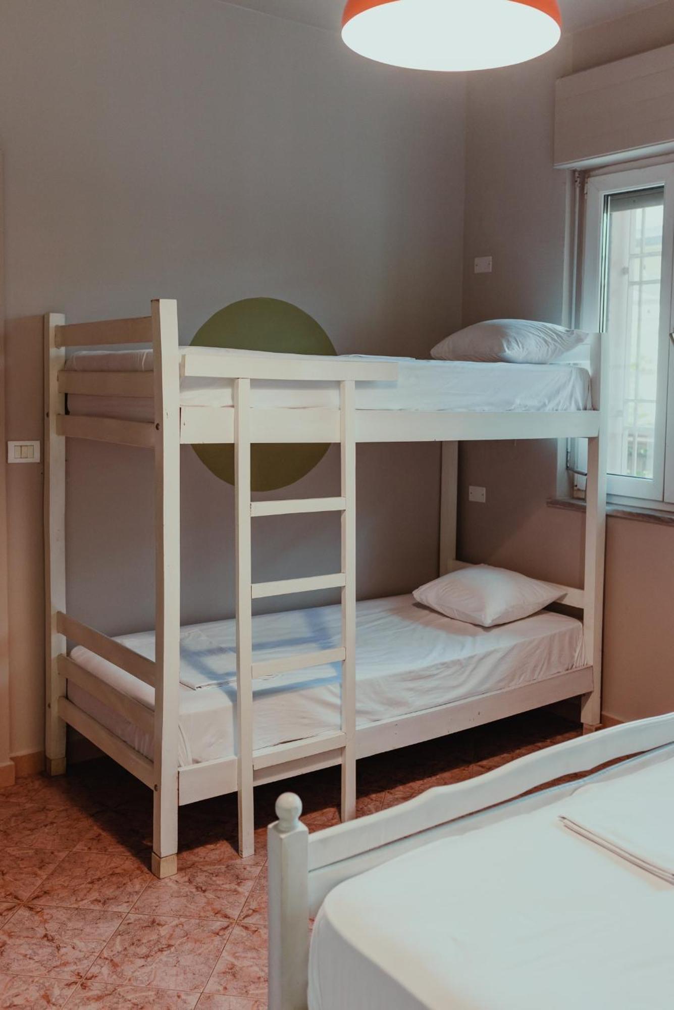 Bed Station Hostel & Bar Шкодер Экстерьер фото